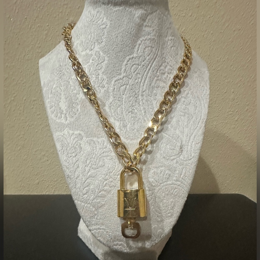 Authentic✨Louis Vuitton Key lock #313